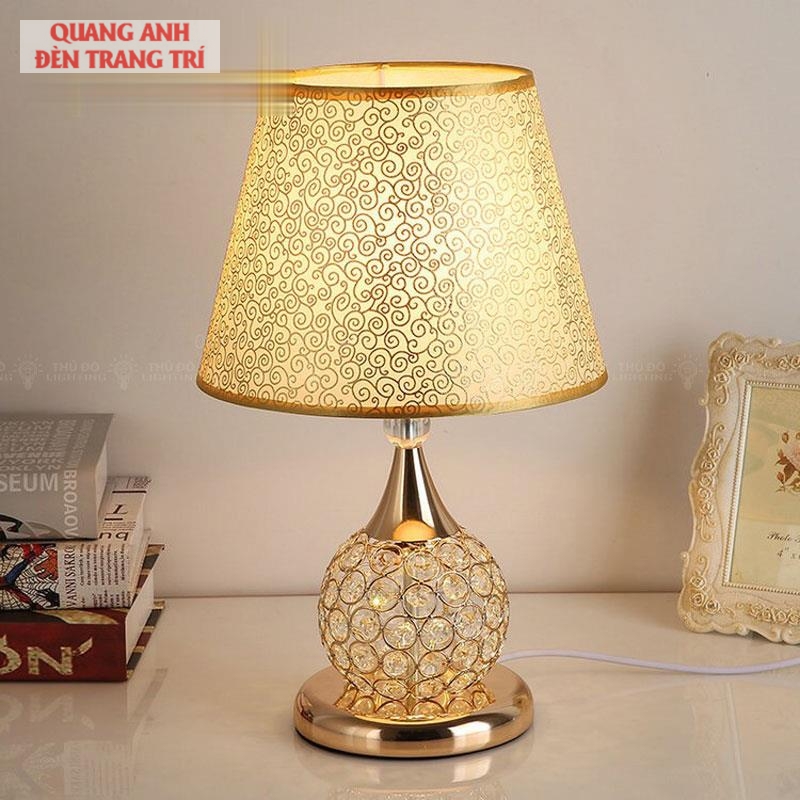 den-ban-trang-tri-y5183